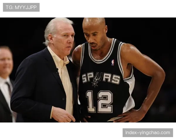 斯普利特主帅谈罗威复出策略，将根据比赛情况灵活调整战术